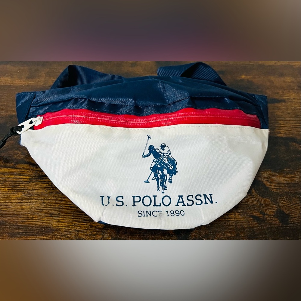 Vintage U.S. Polo Assn. Blue and White Belt Bag with Red Accent - Picture 3 of 9